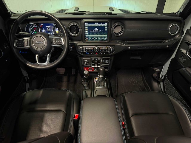 Jeep - wrangler unlimited - 4xe 380 sahara - hpz-72-z - 2024 iaw - afbeelding 11 van  18