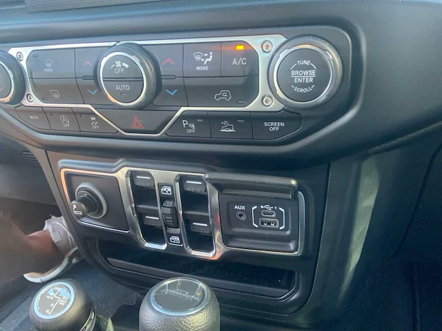 Jeep gladiator - 2025 - sport pick-up - 3.6 benzine - personenauto - afbeelding 3 van  25