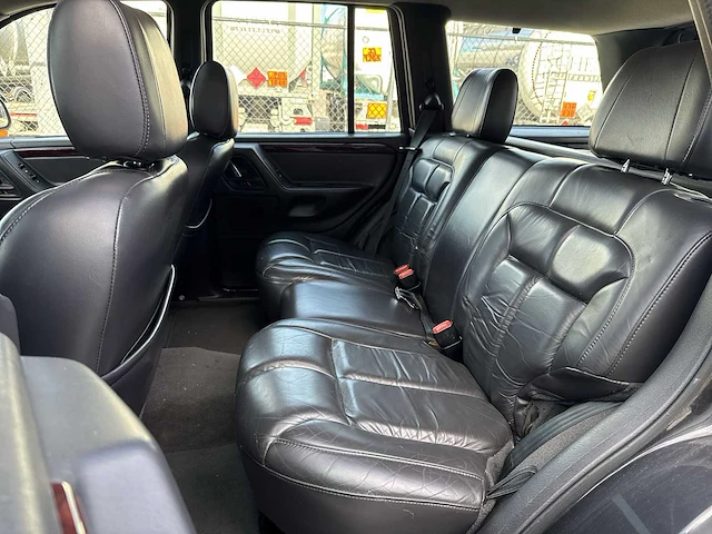 Jeep grand cherokee 4.7i v8 limited | 48-ft-ln - afbeelding 17 van  29