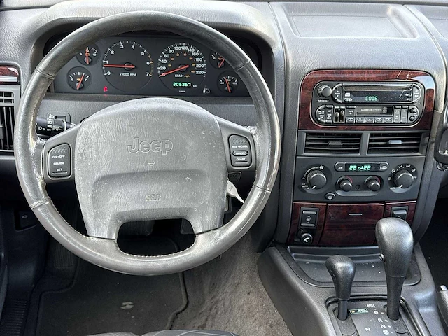 Jeep grand cherokee 4.7i v8 limited | 48-ft-ln - afbeelding 24 van  29