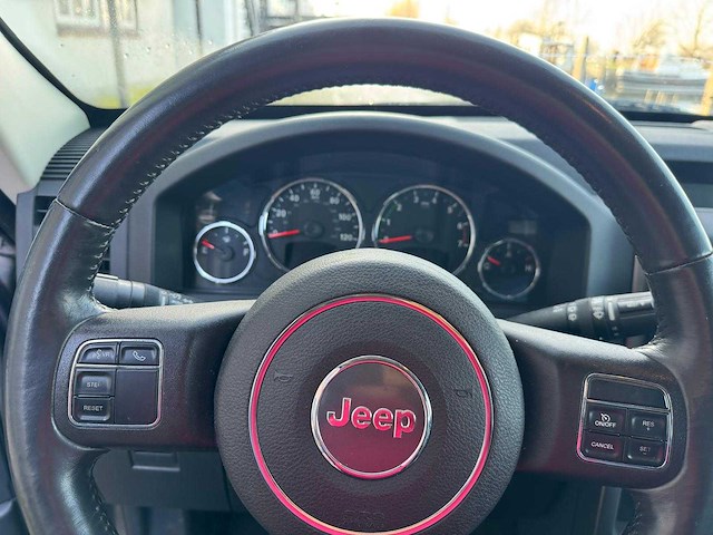 Jeep liberty 3.7 v6 4x4 automaat limited edition n-076-hg - afbeelding 13 van  25