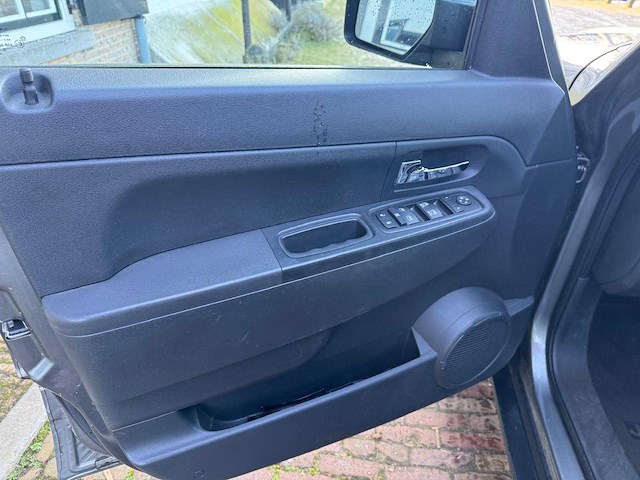 Jeep liberty 3.7 v6 4x4 automaat limited edition n-076-hg - afbeelding 10 van  25