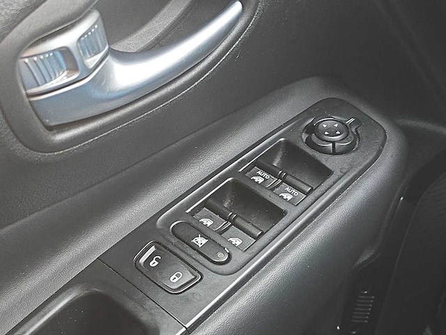 Jeep renegade 1.4 ma night eagle 2 2017 | pp-917-j - afbeelding 28 van  31