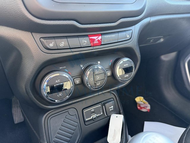 Jeep renegade longitude turbo 140 2wd, 2018 - afbeelding 13 van  31