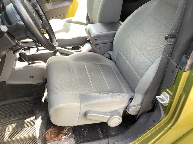 Jeep wrangler sahara personenauto - afbeelding 8 van  28