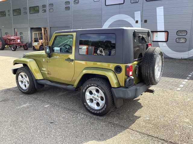 Jeep wrangler sahara personenauto - afbeelding 22 van  28