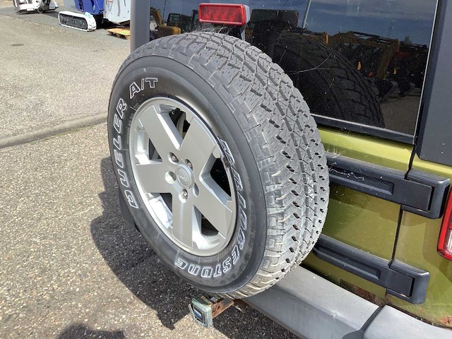 Jeep wrangler sahara personenauto - afbeelding 3 van  12
