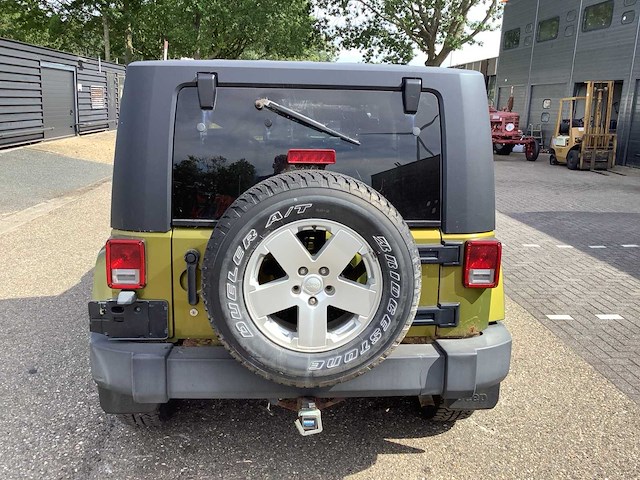 Jeep wrangler sahara personenauto - afbeelding 7 van  12