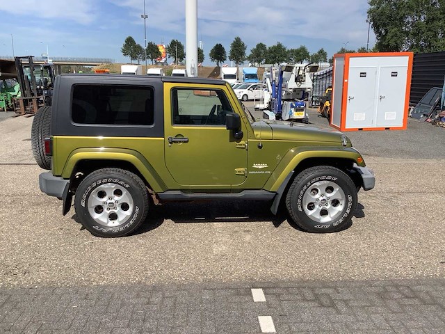 Jeep wrangler sahara personenauto - afbeelding 9 van  12