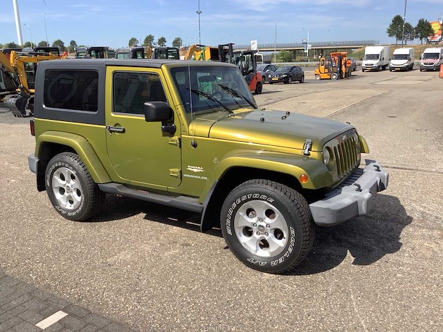 Jeep wrangler sahara personenauto - afbeelding 10 van  12