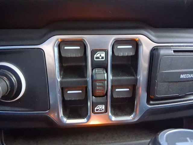 Jeep wrangler unlimited 2.0 4xe plug-in hybrid 80th anniversary 2021 | 68-60-36 - afbeelding 7 van  35
