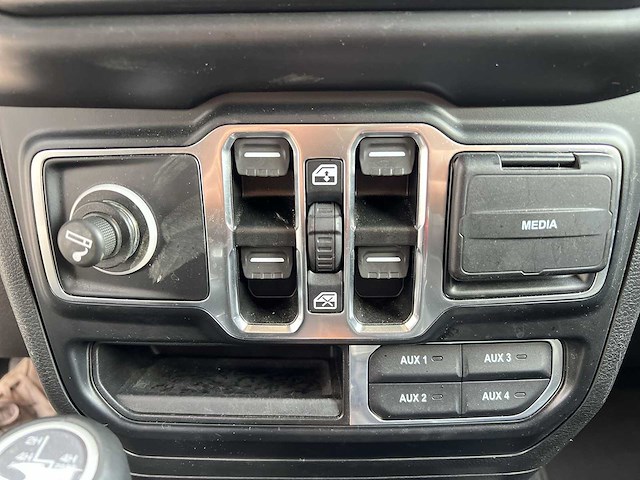 Jeep wrangler unlimited 2.0 4xe plug-in hybrid sahara 2022 | 14-69-31 - afbeelding 6 van  18