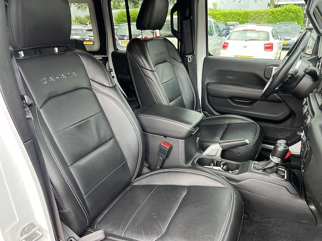 Jeep wrangler unlimited 2.0 4xe plug-in hybrid sahara 2022 | 14-69-31 - afbeelding 12 van  18