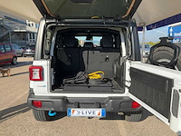 Jeep wrangler unlimited 2.0 4xe plug-in hybrid sahara 2022 | 14-69-35 - afbeelding 30 van  33