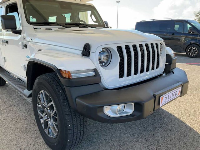 Jeep wrangler unlimited 2.0 4xe plug-in hybrid sahara 2022 | 14-69-35 - afbeelding 21 van  33