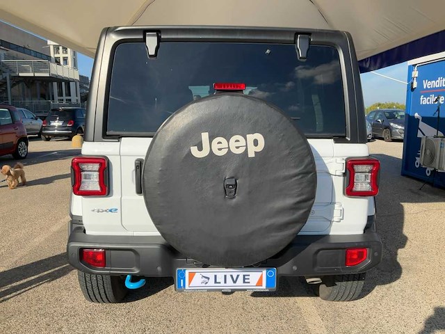 Jeep wrangler unlimited 2.0 4xe plug-in hybrid sahara 2022 | 14-69-35 - afbeelding 15 van  33