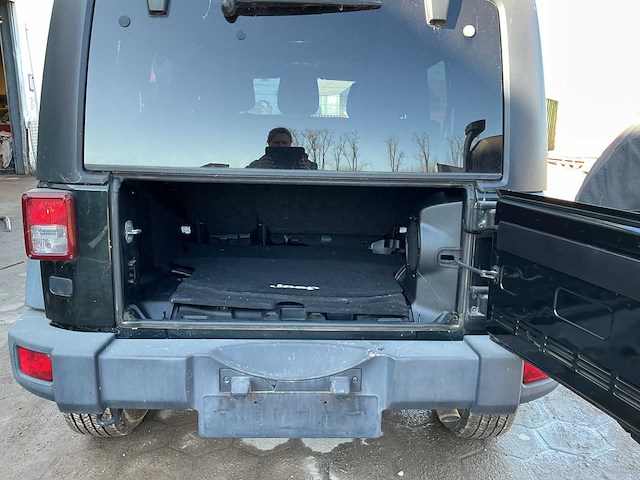Jeep wrangler unlimited personenauto - afbeelding 15 van  17