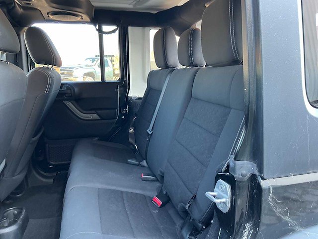 Jeep wrangler unlimited personenauto - afbeelding 17 van  17