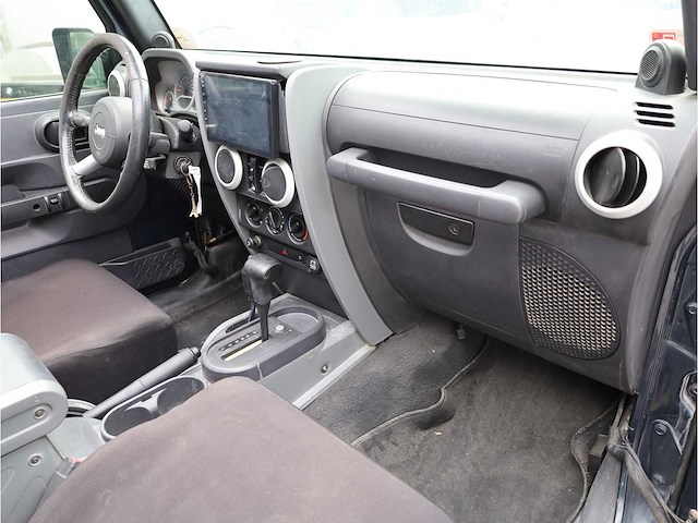 Jeep wrangler unlimited sahara 3.8 4wd automaat 2008 - afbeelding 6 van  27