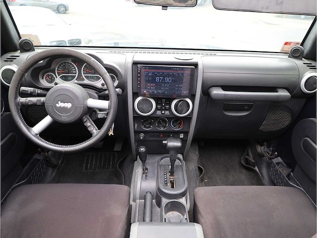 Jeep wrangler unlimited sahara 3.8 4wd automaat 2008 - afbeelding 7 van  27