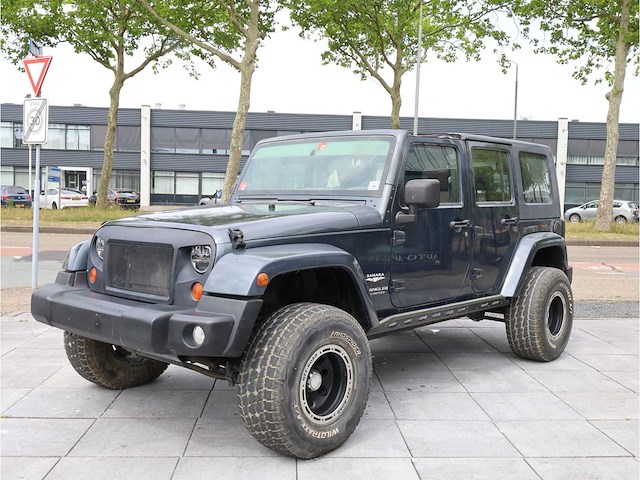 Jeep wrangler unlimited sahara 3.8 4wd automaat 2008 - afbeelding 27 van  27