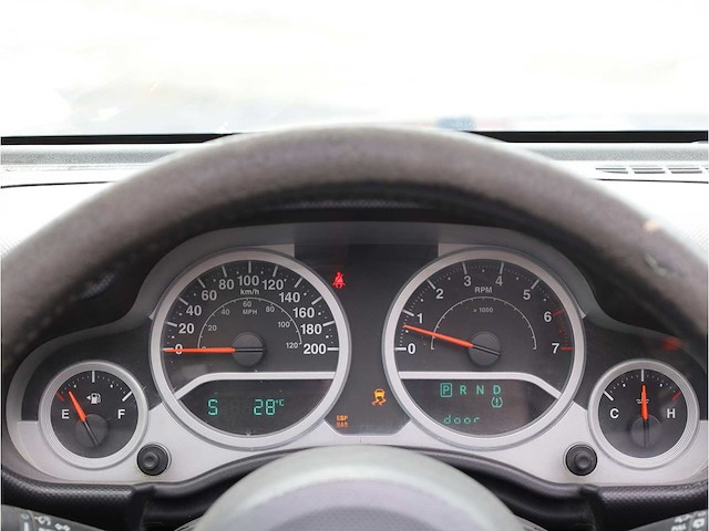 Jeep wrangler unlimited sahara 3.8 4wd automaat 2008 - afbeelding 10 van  26