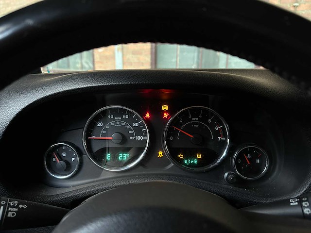 Jeep wrangler unlimited sport 3.8 v6 199pk 2011 - afbeelding 17 van  41