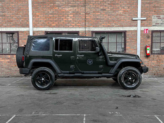 Jeep wrangler unlimited sport 3.8 v6 199pk 2011 - afbeelding 41 van  41