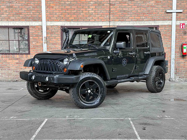 Jeep wrangler unlimited sport 3.8 v6 199pk 2011 - afbeelding 23 van  41