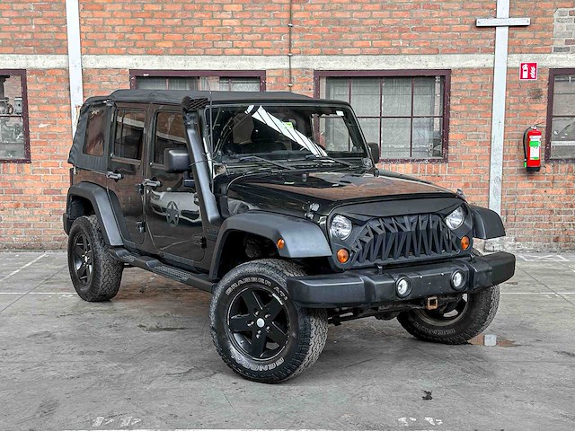 Jeep wrangler unlimited sport 3.8 v6 199pk 2011 - afbeelding 40 van  41