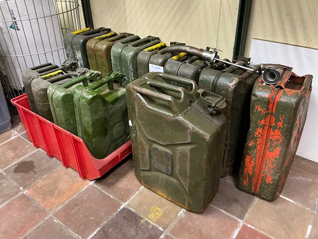 Jerrycan (12x) - afbeelding 1 van  4