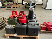 Jerrycan / gasfles (15x) - afbeelding 1 van  3