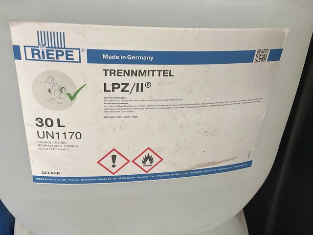 Jerrycan met vloeistoffen (7x) - afbeelding 3 van  5