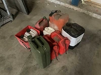 Jerrycans - afbeelding 1 van  3