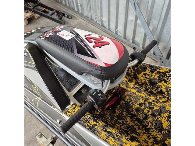 Jetski met trailer, yamaha, superjet 700 - afbeelding 28 van  31