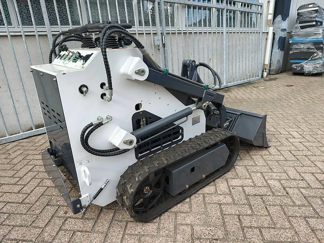 Jining - 2025 - lrt460 - skidsteer loader - afbeelding 1 van  16