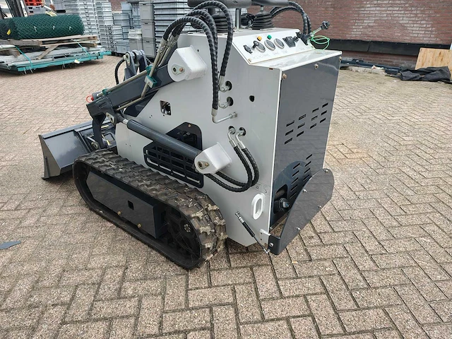 Jining - 2025 - lrt460 - skidsteer loader - afbeelding 13 van  16