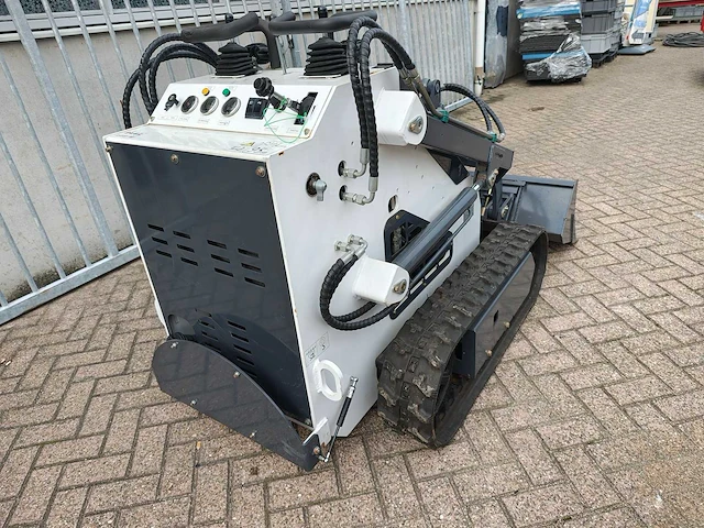 Jining - 2025 - lrt460 - skidsteer loader - afbeelding 15 van  16