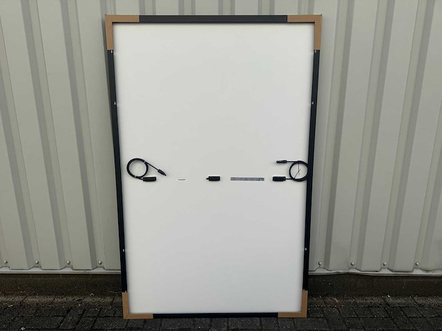 Jinko - set van 10 zonnepanelen (440 wp) - hybride omvormer - 14,4 kwh batterij - afbeelding 13 van  19