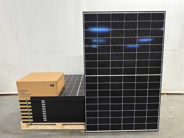 Jinko - set van 13 zonnepanelen (450 wp) - sma 5.0 kw omvormer - afbeelding 1 van  7