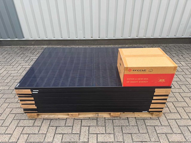 Jinko - set van 14 zonnepanelen (440 wp) - goodwe 5k hybride omvormer - afbeelding 1 van  12