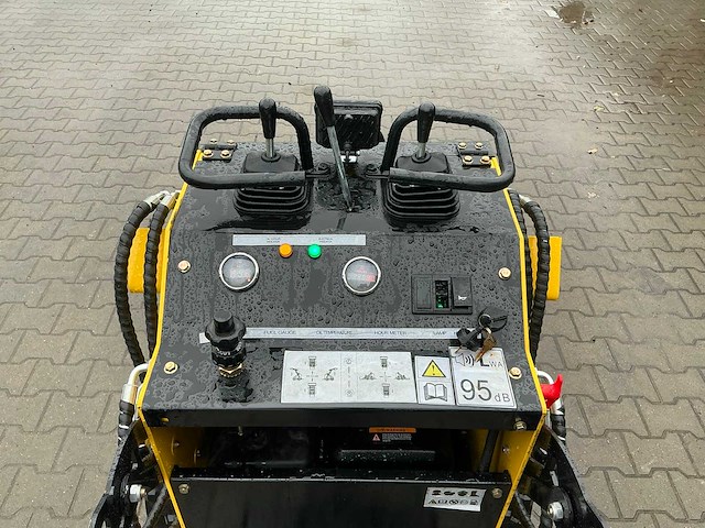 Jl lrt360 minilader / schranklader op rupsen - afbeelding 14 van  23