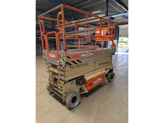 Jlg - 2003 - 2646es - schaarhoogwerker - afbeelding 1 van  6