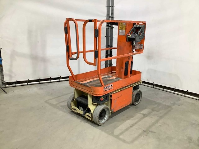 Jlg - 2014 - 1230es - hoogwerker - afbeelding 12 van  13