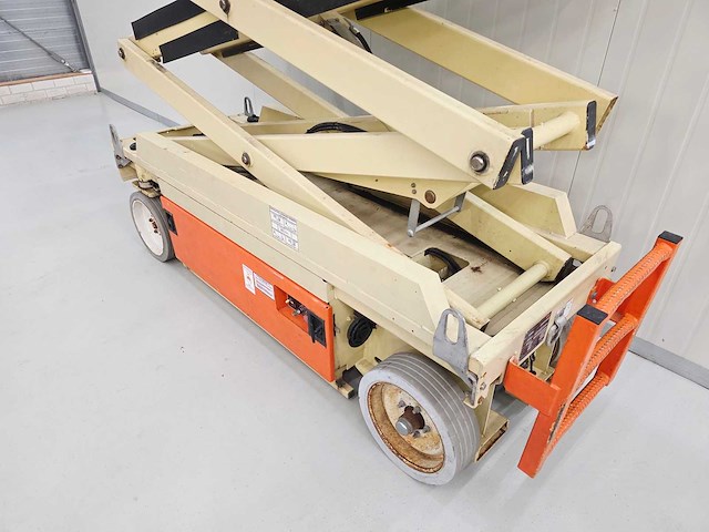 Jlg - 2033 - 8m werkhoogte - hoogwerker - afbeelding 3 van  19