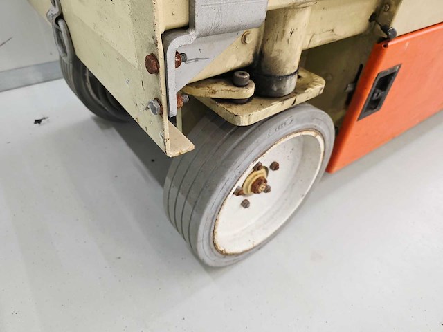 Jlg - 2033 - 8m werkhoogte - hoogwerker - afbeelding 5 van  19