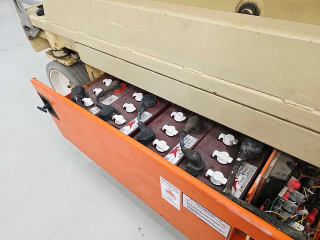 Jlg - 2033 - 8m werkhoogte - hoogwerker - afbeelding 6 van  19