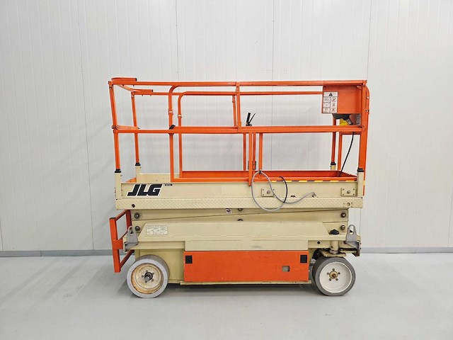 Jlg - 2033 - 8m werkhoogte - hoogwerker - afbeelding 12 van  19