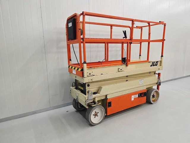 Jlg - 2033 - 8m werkhoogte - hoogwerker - afbeelding 14 van  19