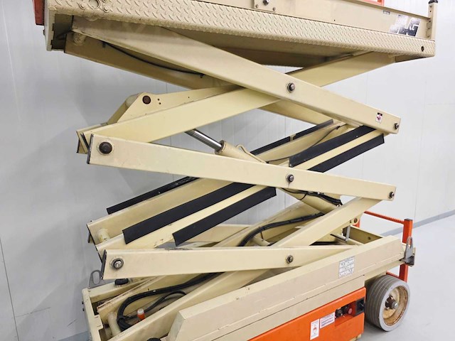 Jlg - 2033 - 8m werkhoogte - hoogwerker - afbeelding 19 van  19